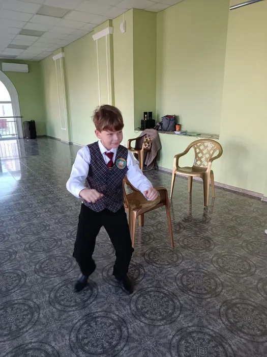 photo_5197532271161229596_y